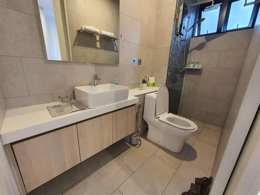 Kota Kinabalu City The Shore - Lucky 7 Homestay Bagian luar foto